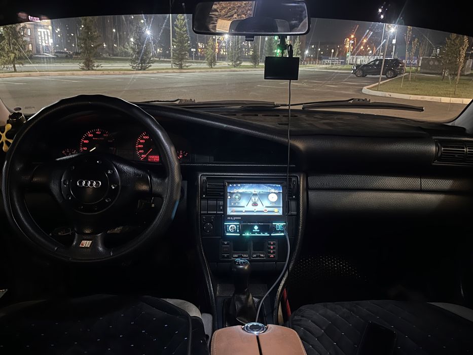 Продам Ауди А6 С4, 2 литра Моно