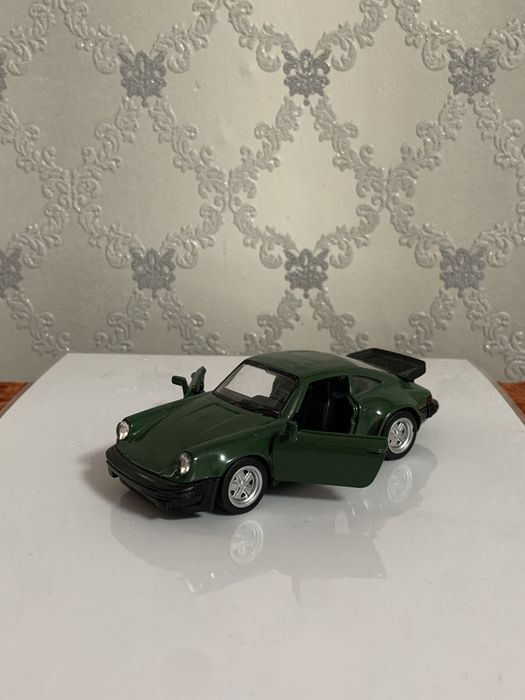 Модели игрушечные коллекционные