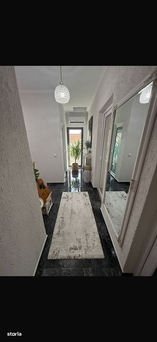 Vila cu 4 camere, zona centrală