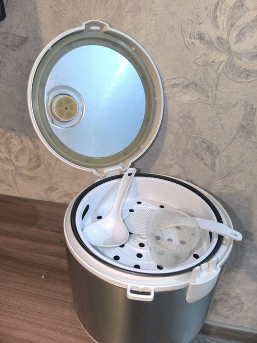 Продаю мультиварку