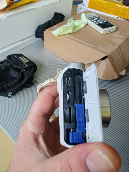 Samsung NX Mini 20.5MP  Digital Camera With 9-27mm Lens WiFI NFC