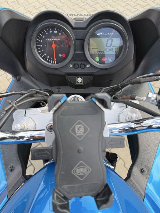 SUZUKI GSF 650 SA BANDIT S SISTEM FRANARE ABS FATA+SPATE km reali absolut impecabil+culoare deosebita+pentru pretentiosi