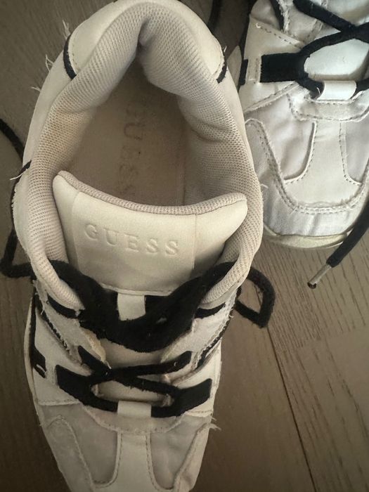 Сникърси-маратонки Guess бяло-черно летни~38