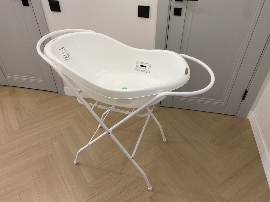 Ванна для ребенка на подставке