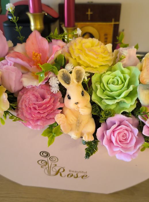 Аранжировка от ароматни сапунени цветя