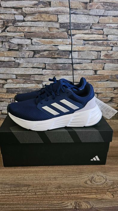 Нови маратонки Адидас