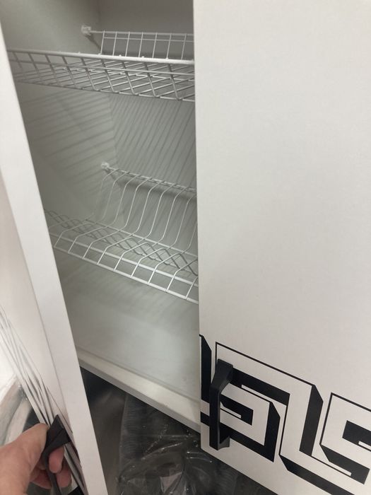 Кухонный гарнитур новый 2 м.