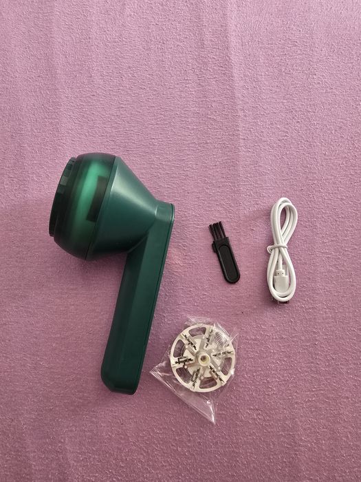 Устройство за премахване на мъхчета от всякактв вид текстил