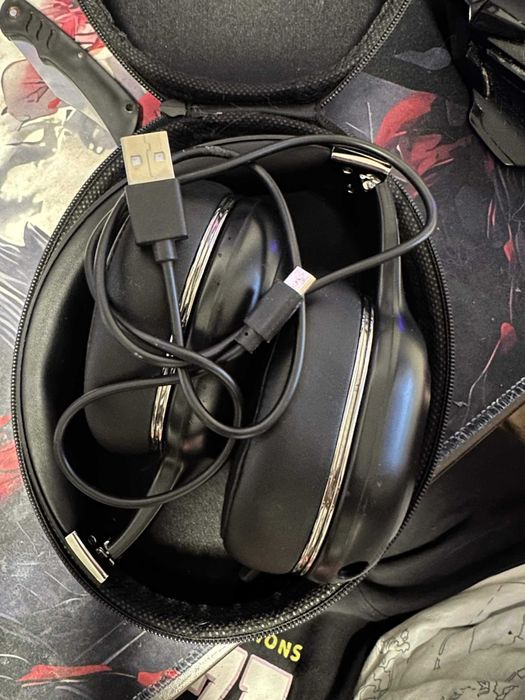 Casti gaming AQIRYS lyra wireless black