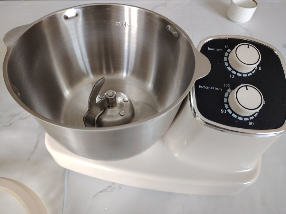 Тестомес почти новый.