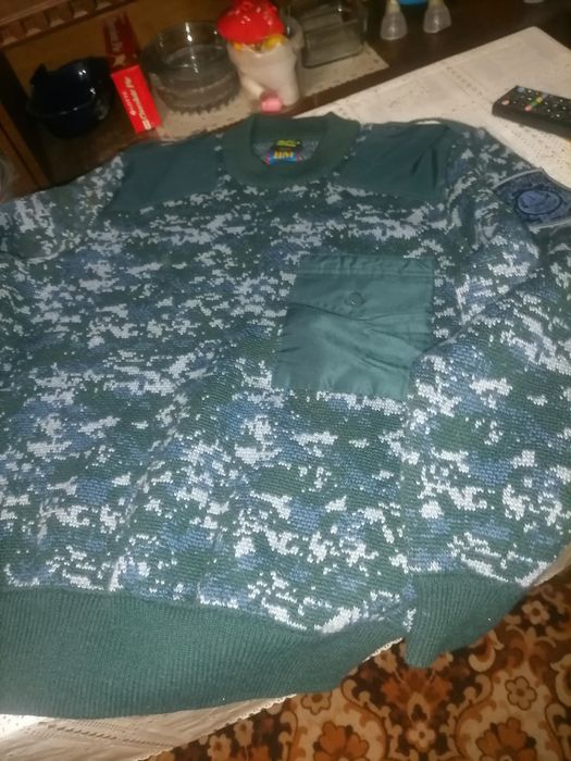 Продам свитер для военных новый