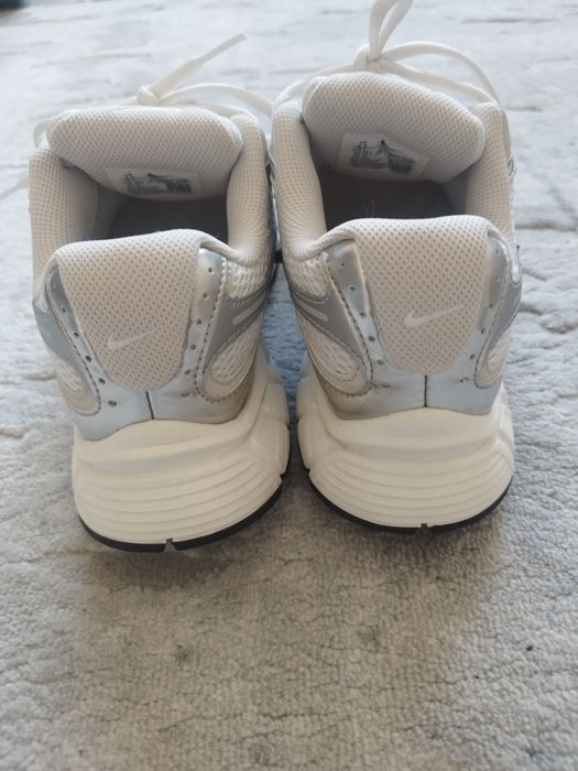 Оригинални дамски маратонки NikeNIKE