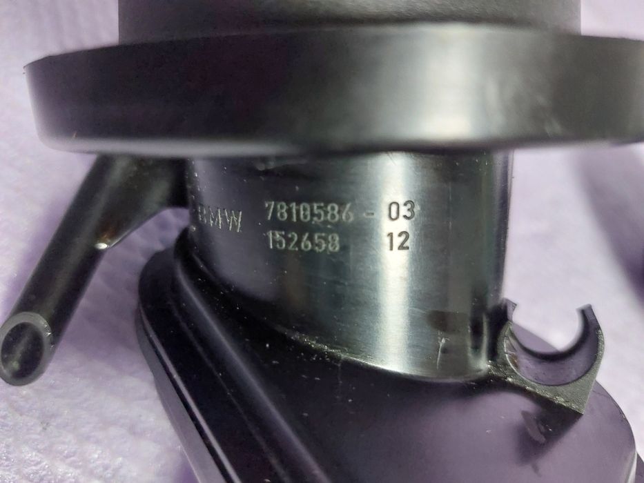 Gât umplere ulei BMW E90 F07 F10 F20  F30 Cod 7810585 Cod 7810586