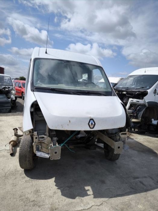 Dezmembrăm  renault master 3