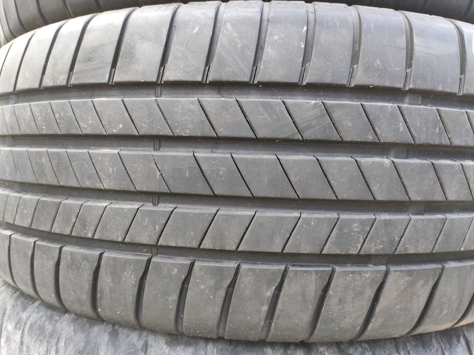 2бр Летни гуми 235 55 18 - Bridgestone -