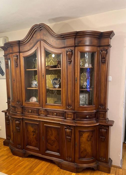 Bibliotecă Vitrină