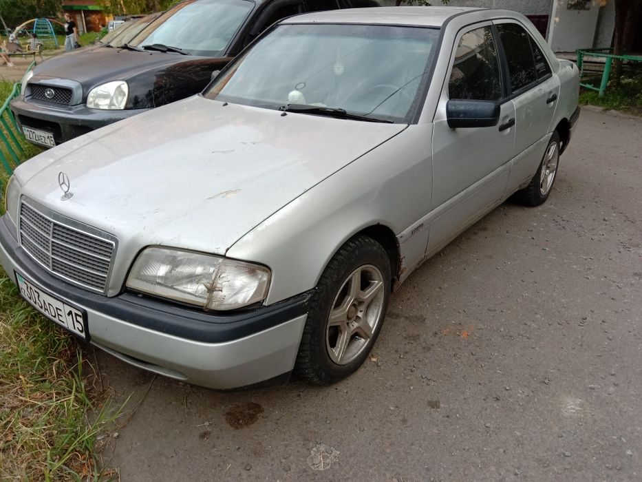 Мерседес Бенс с 180