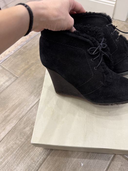 Зимние ботильоны и кеды Oysho