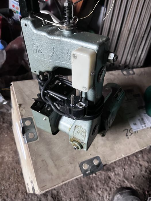 Мешкозашивочная машинка.