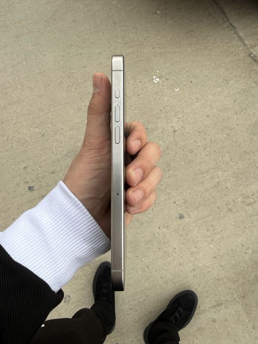 Iphone 15 Pro max 256 natural titan