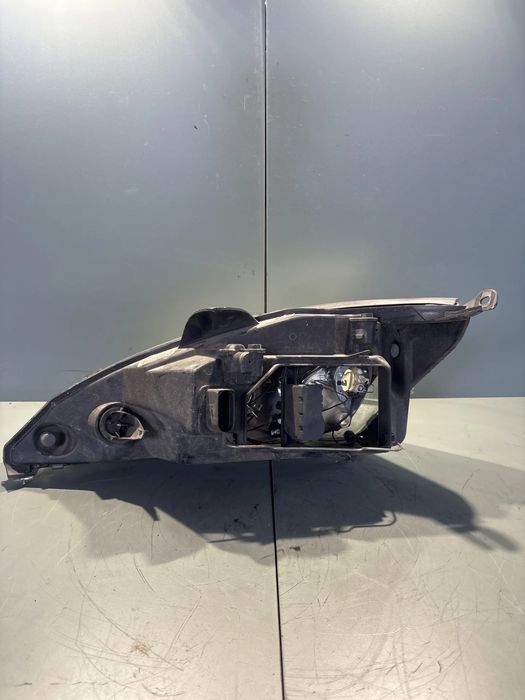 Far dreapta Ford Focus 2000 1.6 MT (101 hp)