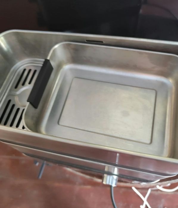 Aparat gătit la abur cu trei compartimente