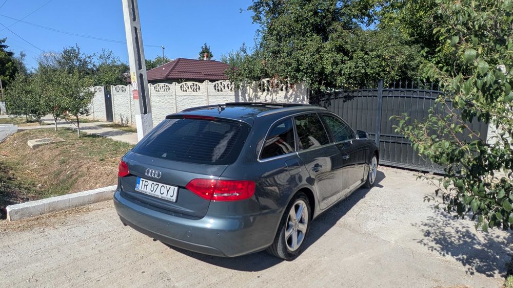Vând Audi A4 B8 2.0 TDI 2011