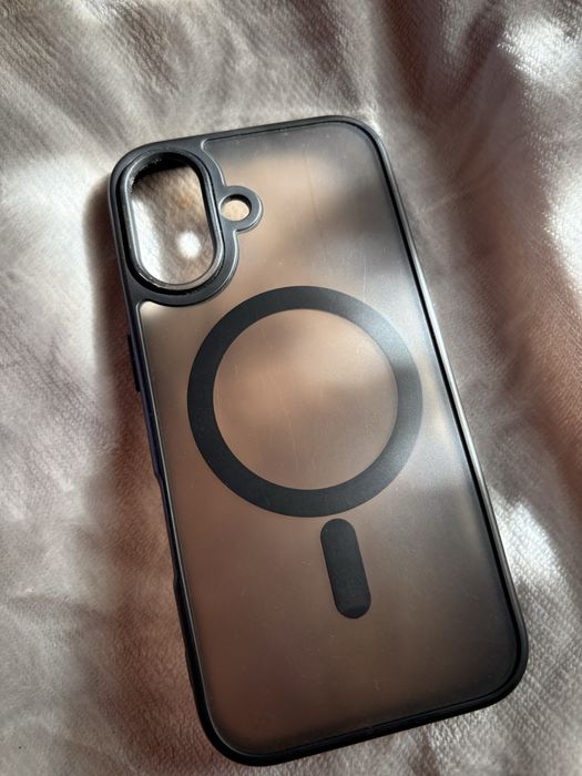 Чехол на Айфон 16