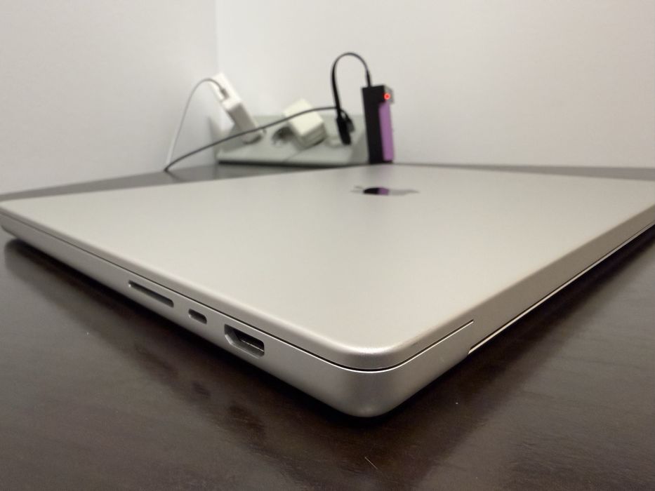 MacBook Pro 16 M2 Pro ca nou 512GB SSD 100% baterie