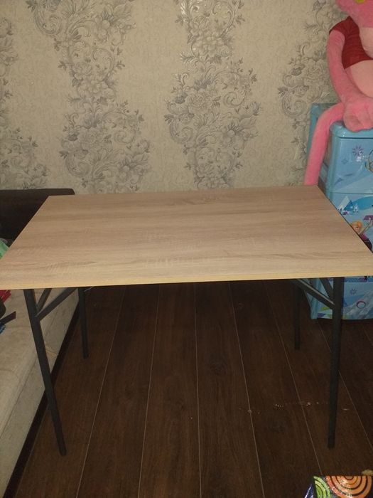 Продам кухонный стол