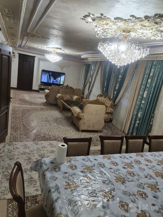 Квартира 4 ком. 121 кв,м. Дыккатпен окып алмайтынлар бекер мазаламан.