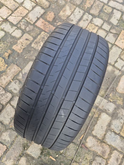 O bucată 285/35 R22 vară - una Continental Bridgestone Pirelli