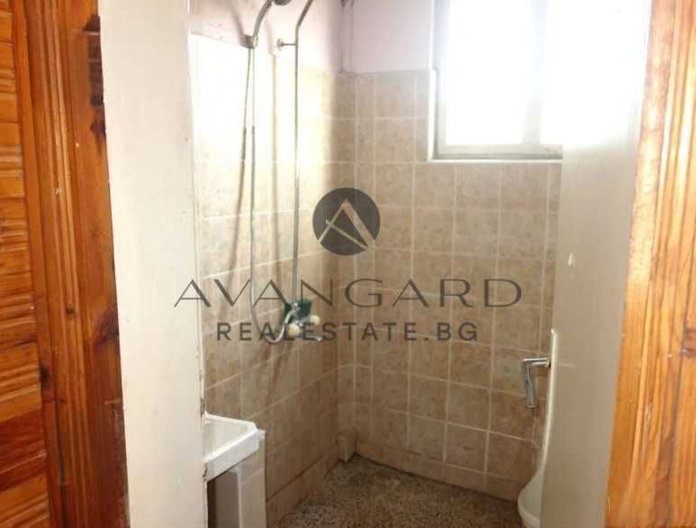 оф.23365 Етаж от къща/ Прослав