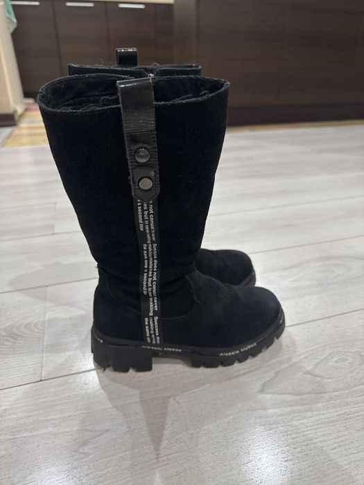 Продам детские сапоги