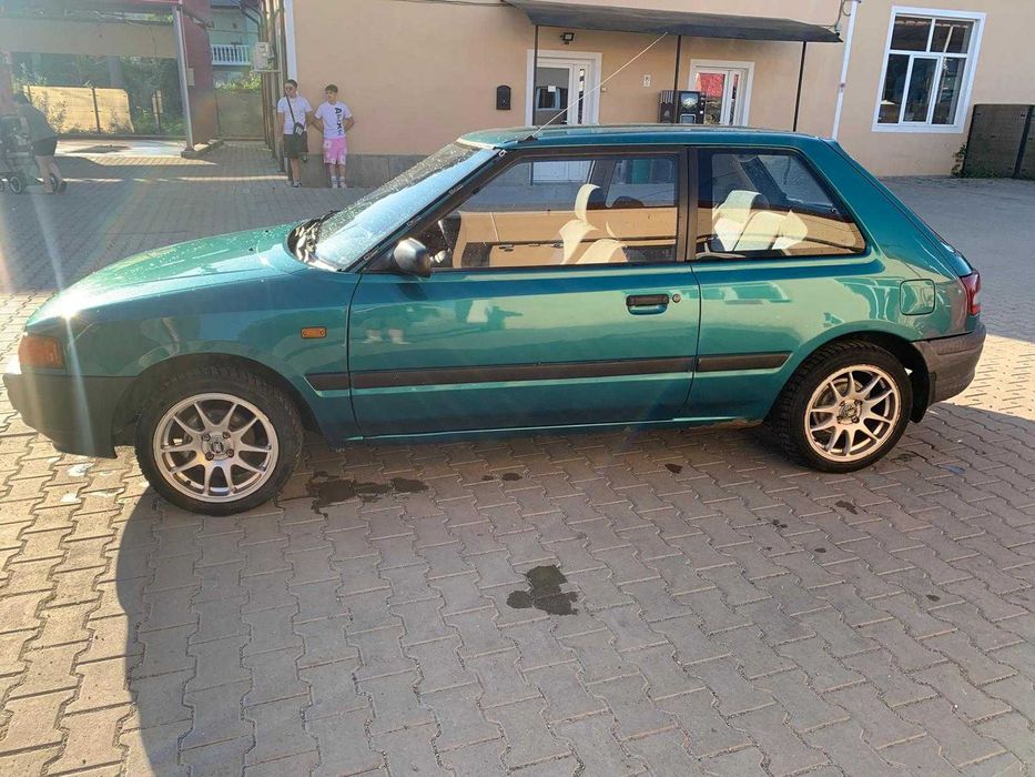 Mazda 323BG Coupe 1995