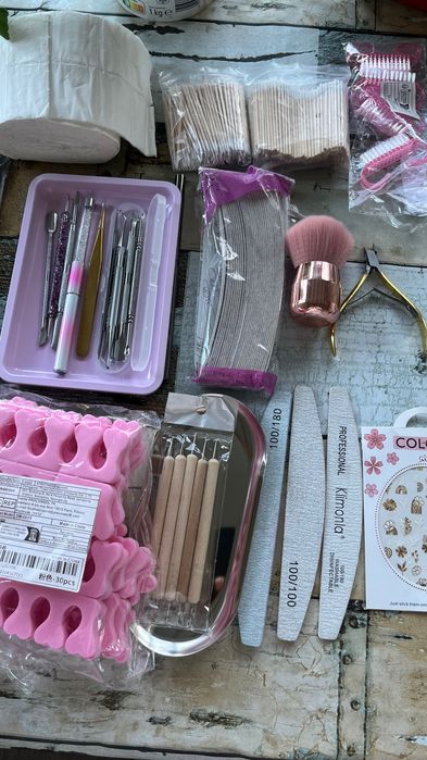 Гел Лакове и материали