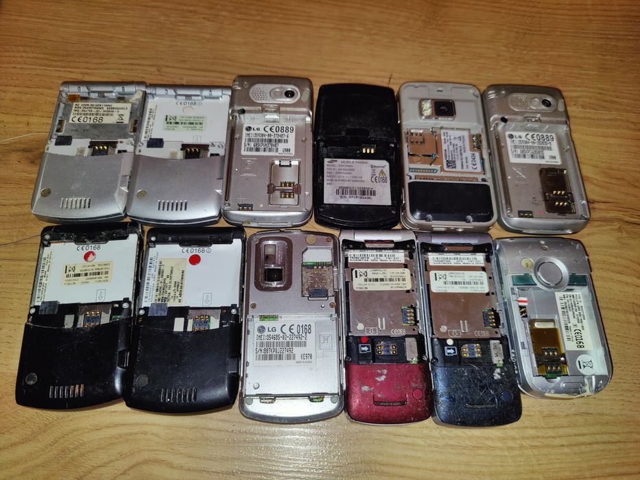 Colectie telefoane cu butoane motorolla razr LG NOKIA N96 PHILIPS KE970