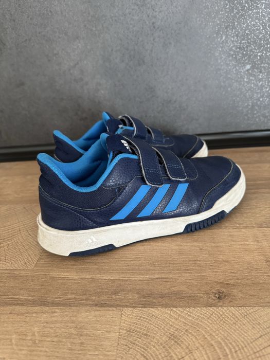 Детски обувки Adidas, номер 35