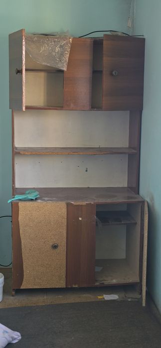 Шкаф, 2 айна, 1 кухенный бари сатылады