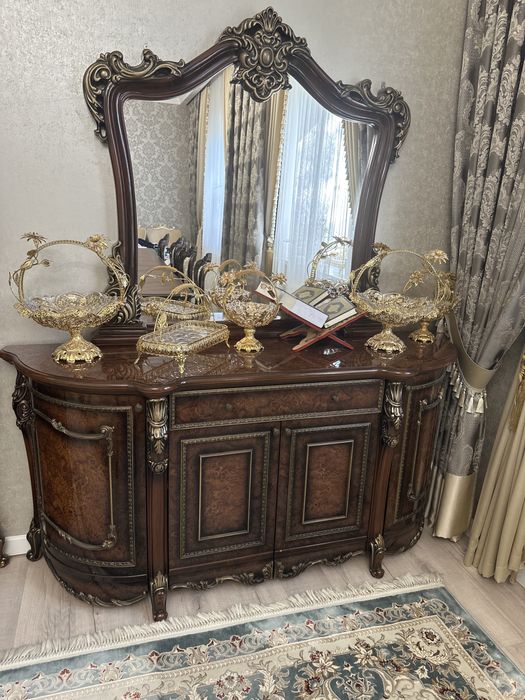 Стол,стулья,стенки