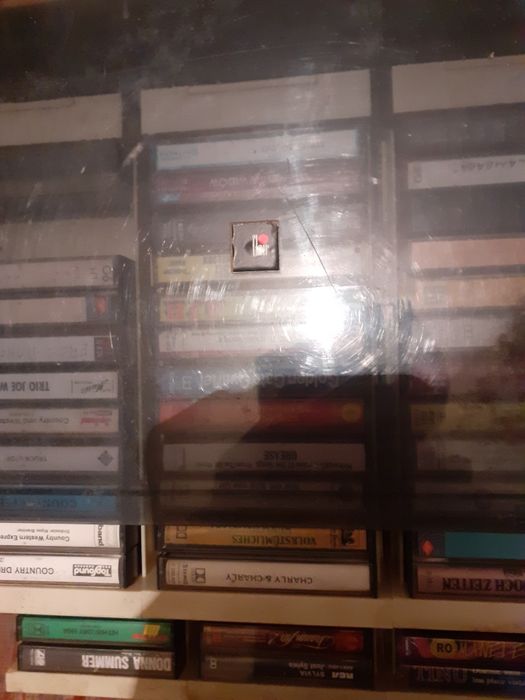 Vînd casete audio.înregistrate.