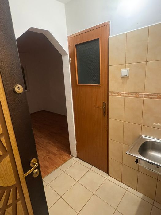 Dau în chirie garsoniera