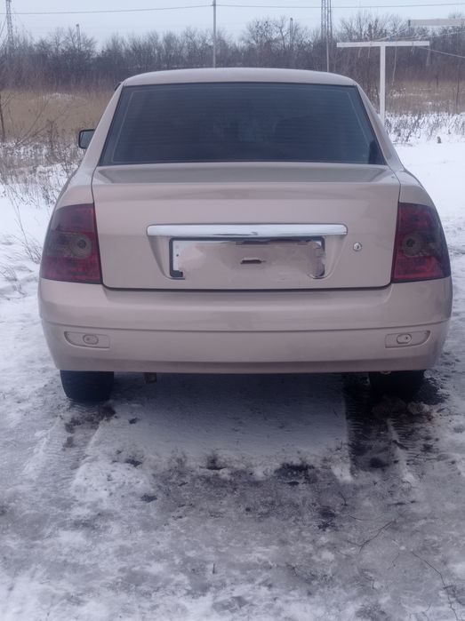 Продам автомобиль лада приора 2170.