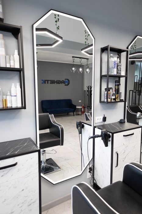 Închiriez post coafură /frizerie !