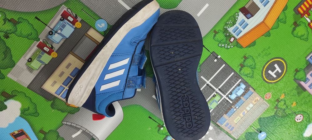 Маратонки Adidas