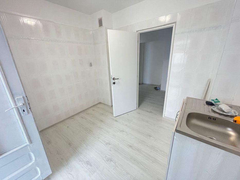 Zona Nord (Selgros) , 2 camere ,etaj 3.