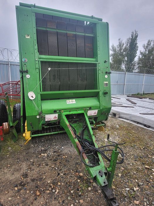 Пресс подборщик John Deere 550