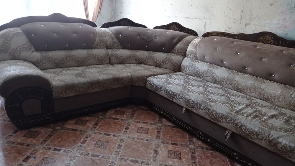 Продам угловой диван 4 метра