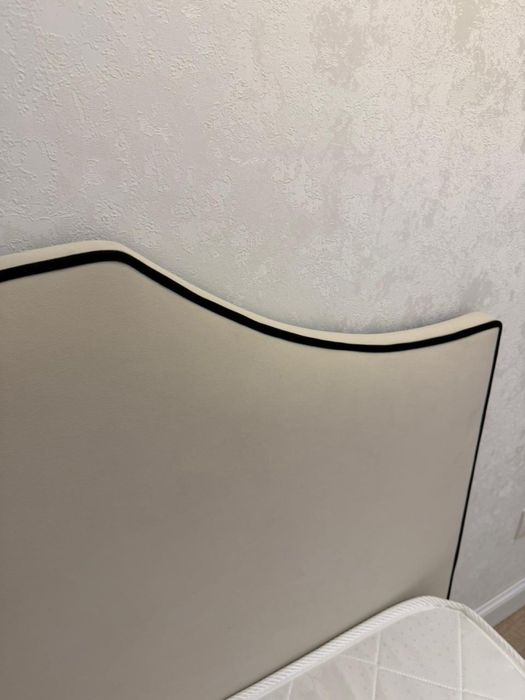 Продам кровать (180 на 200)