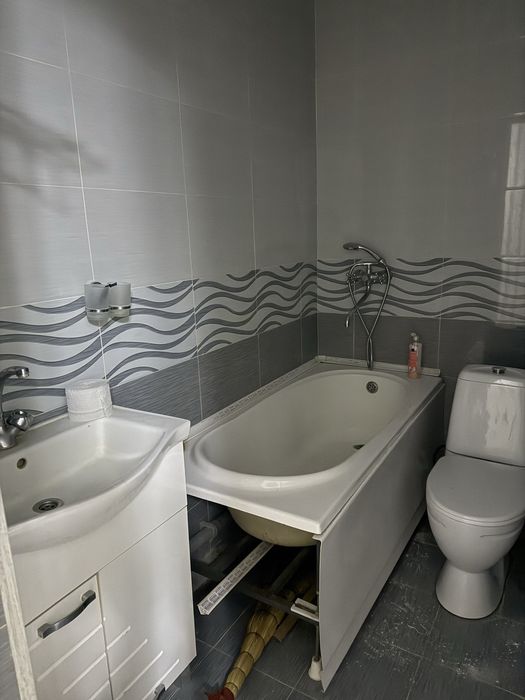 Ижарага берилади оилага 1 хона 4- етаж янги бозор